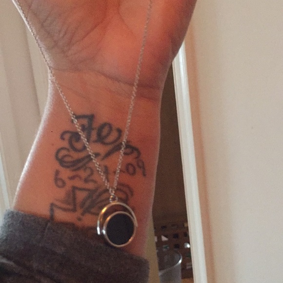 Necklace - Picture 2 of 4